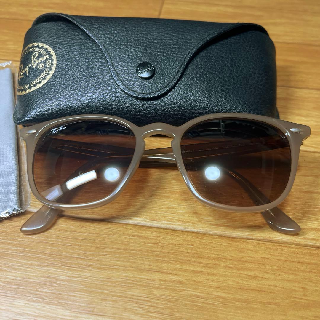 Ray-Ban ベージュ サングラス ケース付き